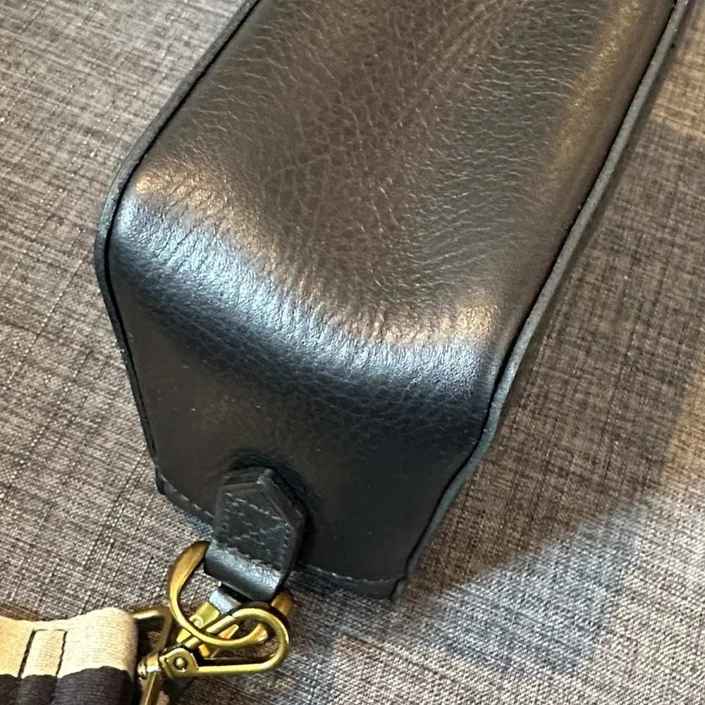 Madewell Transport Camera Bag - Picture 9 of 16